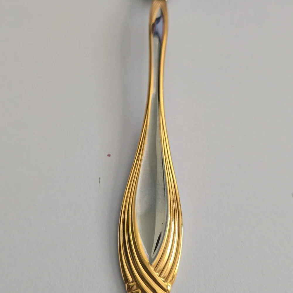 Oneida Community Gold Accent Twist Handle 6